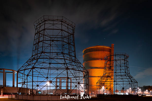 Das Hoesch Gasometer in Dortmund Hörde beleuchtet